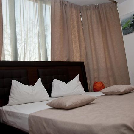 Hotel Metropol Πιτέστι Δωμάτιο φωτογραφία