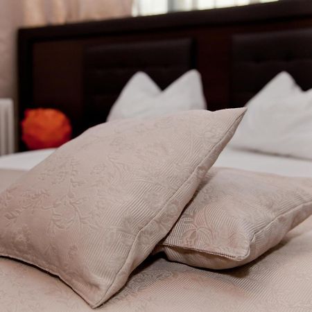 Hotel Metropol Πιτέστι Δωμάτιο φωτογραφία