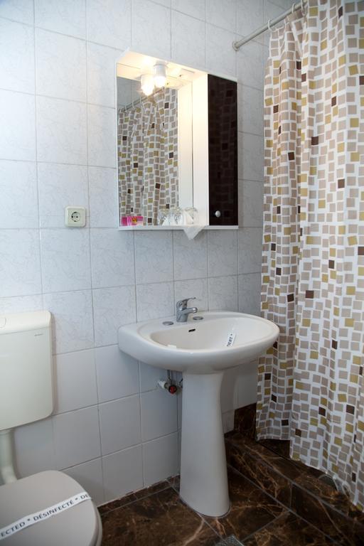 Hotel Metropol Πιτέστι Δωμάτιο φωτογραφία
