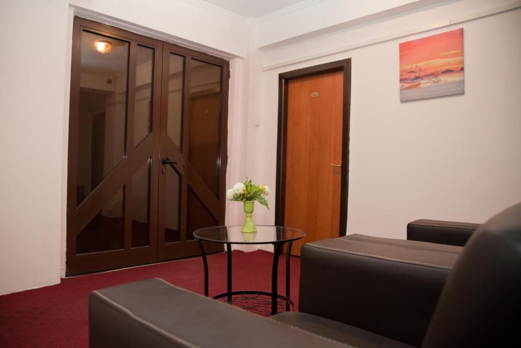 Hotel Metropol Πιτέστι Εξωτερικό φωτογραφία